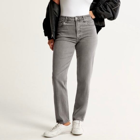 Abercrombie & Fitch Curve Love High Rise Mom Jean Grey Size 25 Long NWT - Picture 1 of 9